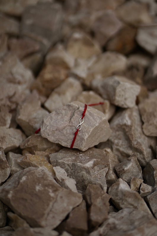 bransoletki na sznurku Bransoletka na sznurku z zawieszką - NIESKOŃCZONOŚĆ