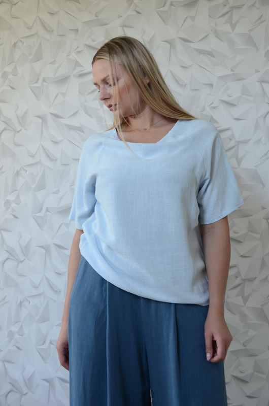 topy damskie Bluzka len/wiskoza w kolorze niebieskiego akwamarynu