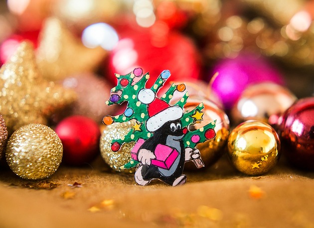 broszki Broszka z krecikiem z choinką