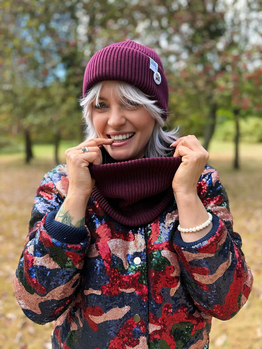 czapki damskie Czapka beanie z bawełny logo kolorowe Bordo