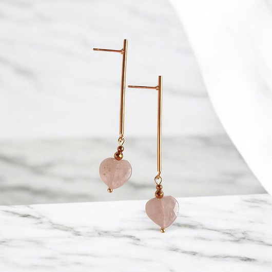 kolczyki z kamieniami Kolczyki serduszka KWARC TRUSKAWKOWY : długie: wyjątkowy prezent