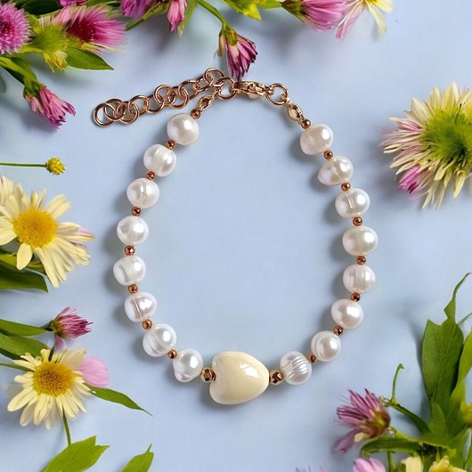 bransoletki z kamieni naturalnych Bransoletka : PERŁY naturalne i ceramiczne serduszko : pastelowe żółte