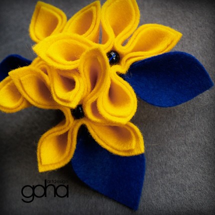 żółta z chabrem -Bizuteria Autorska FlowerFelt Design