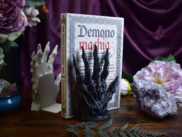 dodatki - różne Podpórka pod książki - Demoniczna dłoń - Soulbound - CZARNA