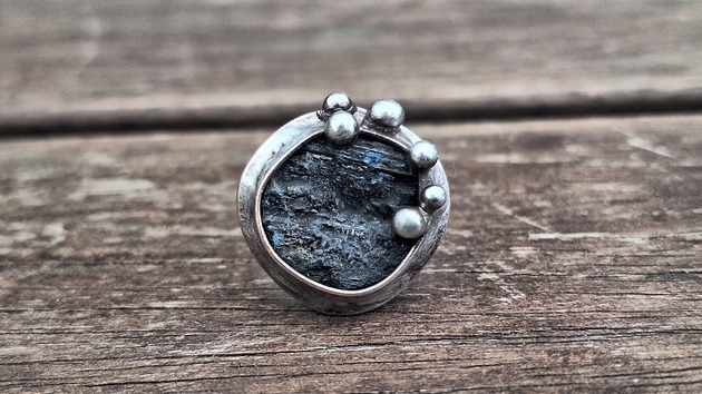 pierścionki - różne Turmalin jak węgiel - pierścionek rezerwacja