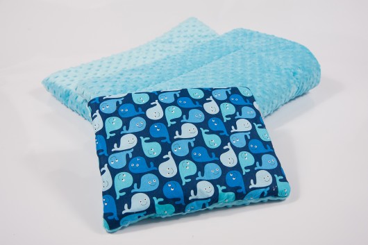 Podusia do wózka - minky - wielorybki - 23x30 cm Minky and Cotton