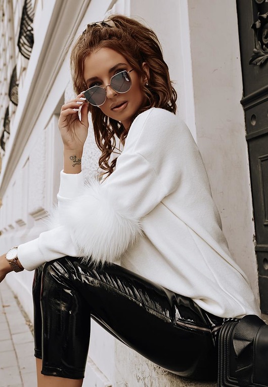 swetry damskie Dzianinowy sweter z futerkiem - ecru