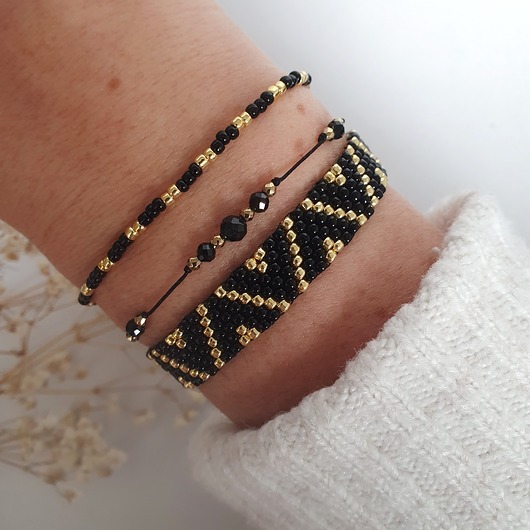 bransoletki na sznurku Komplet bransoletek z turmalinem