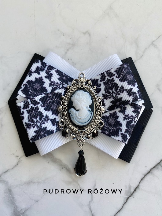 broszki Brosza Kamea Styl Glamour Dama Kameliowa z paciorkami