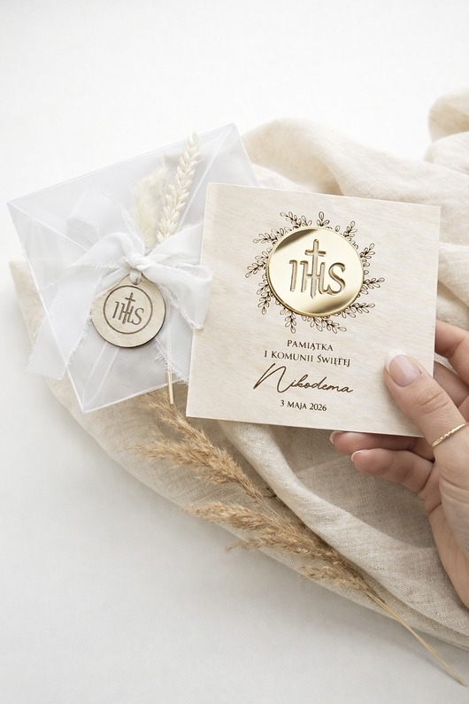 kartki na komunię Kartka na pamiątkę I Komunii Świętej DREWNIANA
