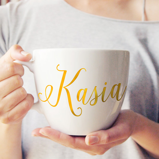 Litrowy kubek ze złotym napisem ONE MUG A DAY