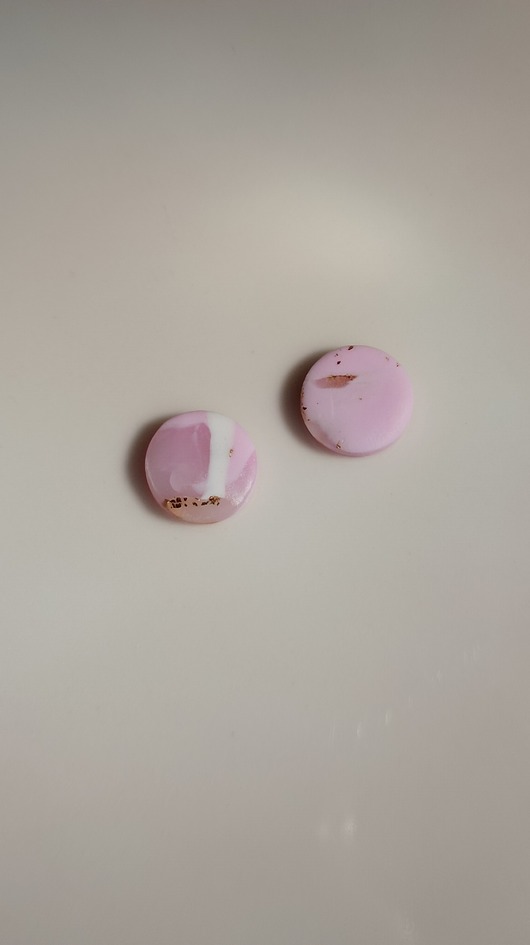 kolczyki z masy plastycznej Kolczyki sztyfty think pink II
