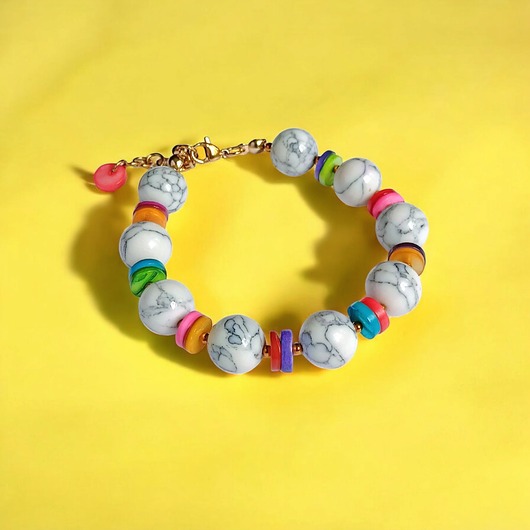 bransoletki z kamieni naturalnych HOT TREND : bransoletka : summer collection : howlit 12mm, kolorowa muszla