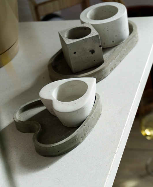 świeczniki i świece Świecznik wraz z podstawką z betonu- Komplet