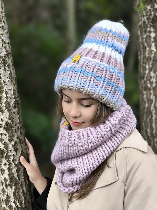 czapki damskie WOOLY COLOR "8"ciepła wełniana czapka w paski