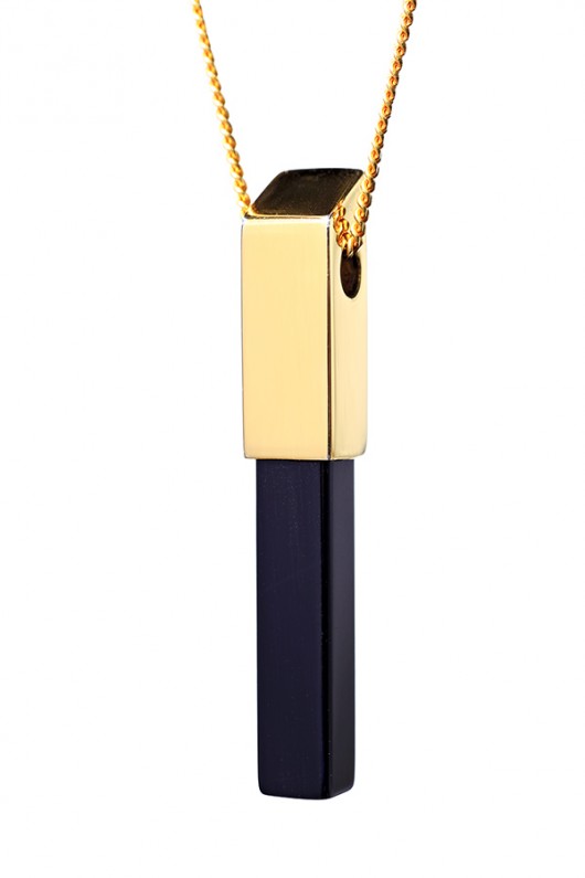 wisiorek krótki z kolekcji EDGY/ ROYAL/onyx Daria Siwiak Jewellery