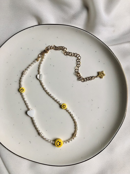 chokery Naszyjnik choker z pereł Smiley