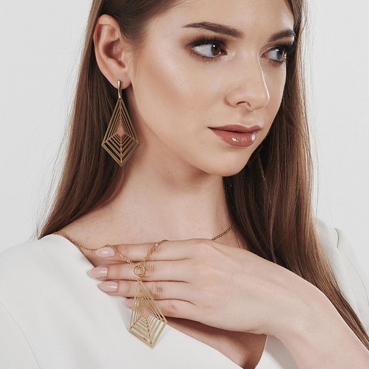 naszyjniki - inne Naszyjnik ze złocistym rombem Zoe