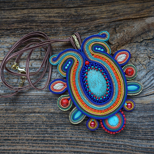 kolie Amiya-  naszyjnik Soutache