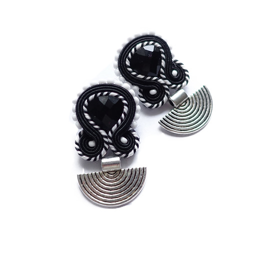 Małe etniczne kolczyki soutache Mró Soutache