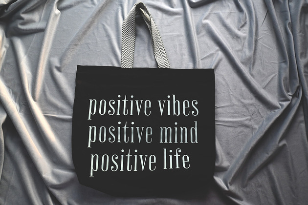 torby na zakupy Bawełniana torba z afirmacją w kolorze czarnym POSITIVE VIBES MIND LIFE