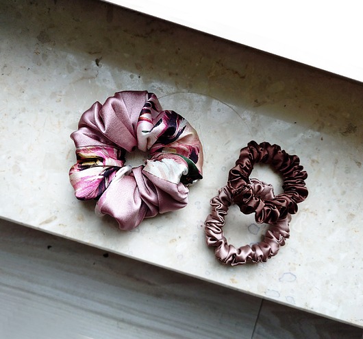 gumki do włosów Róż i kolor  - zestaw jedwabnych scrunchie