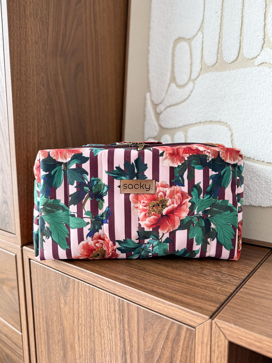 kosmetyczki Kosmetyczka pikowana karmin