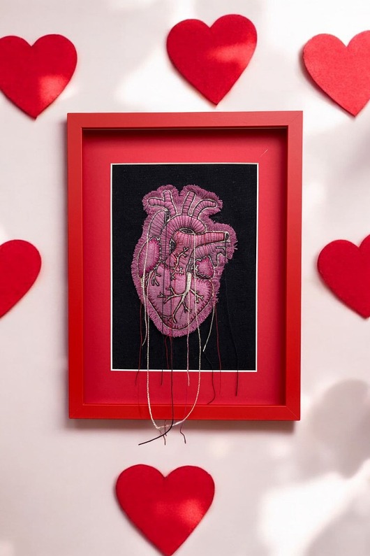 obrazy Obraz haftowany 3D serce anatomiczne.