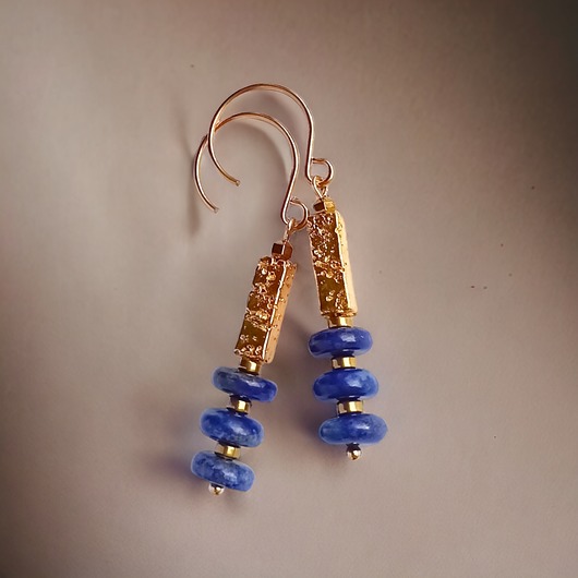 kolczyki z kamieniami EFEKTOWNE kolczyki : lapis lazuli, lawa : granat i złoto