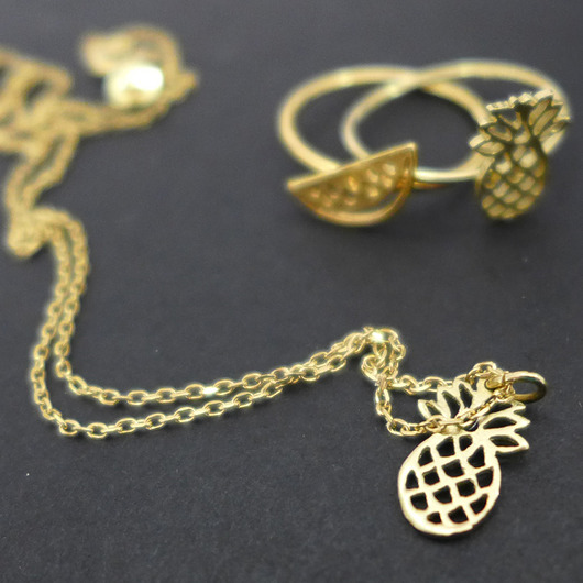 Pozłacany łańcuszek z ananasem pena jewels