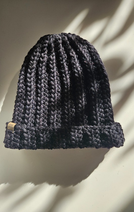 czapki damskie Czarna czapka wełniana