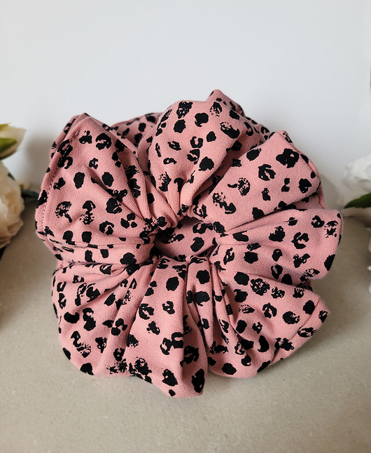 gumki do włosów Gumka Maxi Scrunchie Panterka różowa