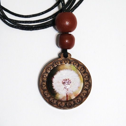 wisiory Drewniany naszyjnik - Dmuchawiec