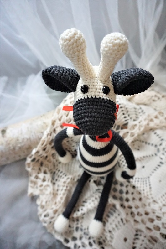 Szydełkowa Żyrafa - Blacky Pompon Design