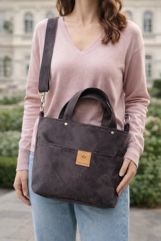 torby na ramię Mała zamszowa torebka z kieszeniami Czekoladowa