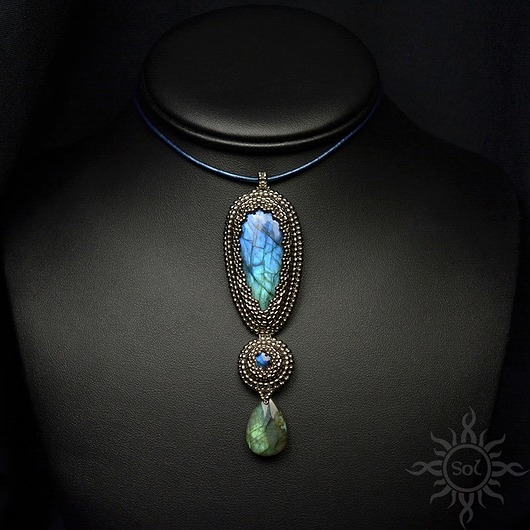 Orail, wisior z labradorytami, beading Sol