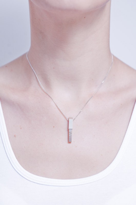 wisiory wisiorek krótki z kolekcji EDGY/ SILVER/SF