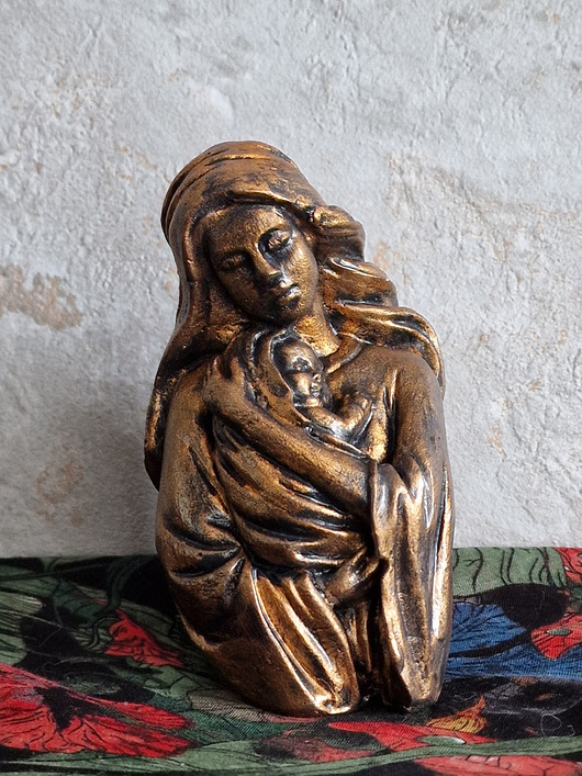 figurki i rzeźby Rzeźba z gipsu, Matka z Dzieciątkiem wys. 11,5 cm