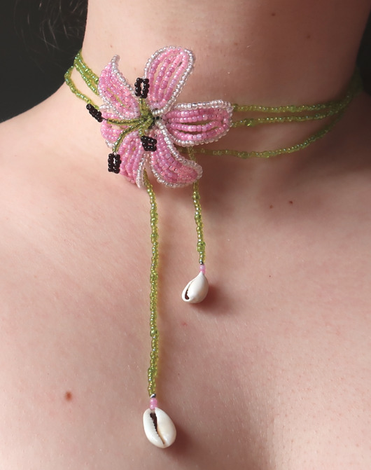 chokery Różowa lilia - naszyjnik choker