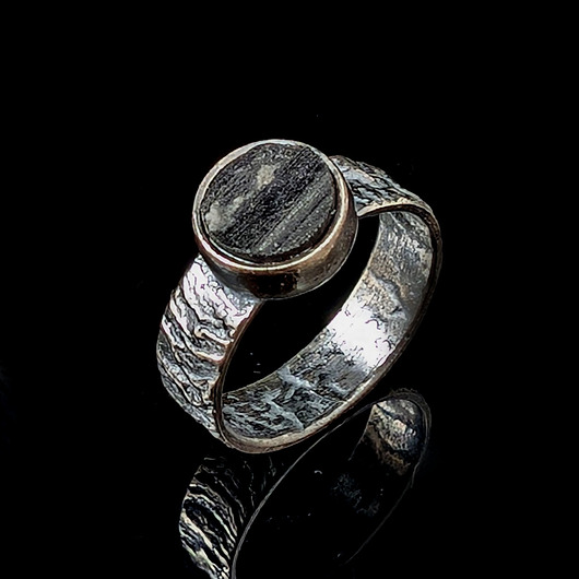 pierścionki srebrne Pierścionek srebrna kora z czarnym turmalinem