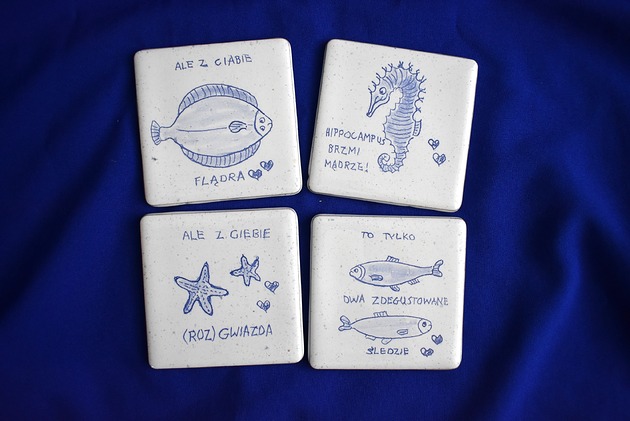 podkładki do kuchni Kafle ręcznie malowane- podkładki ceramiczne flądra śledzie
