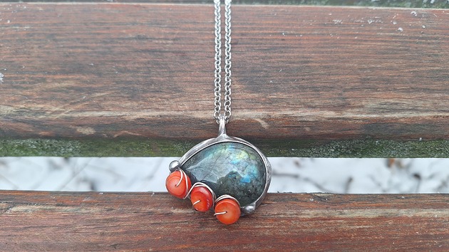 wisiory Z koralowcem - wisiorek