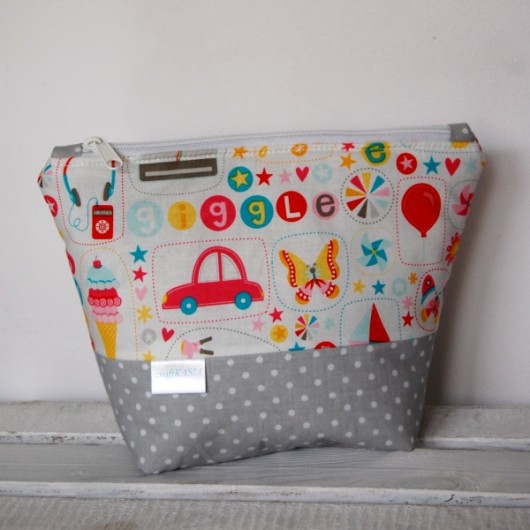 Kosmetyczka wodoodporna- Girls craftKASIA