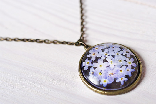 Okrągły naszyjnik z niezapominajkami So Jewelry