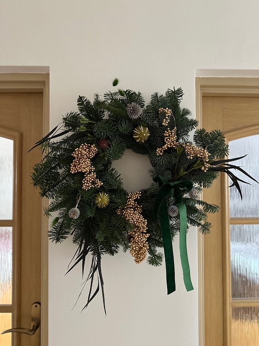 wianki bożonarodzeniowe Wianek świąteczny pieprz zieleń i złoto
