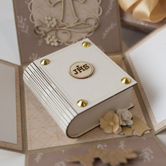 kartki na komunię Pamiątka Pierwszej Komunii exploding box kartka 3d