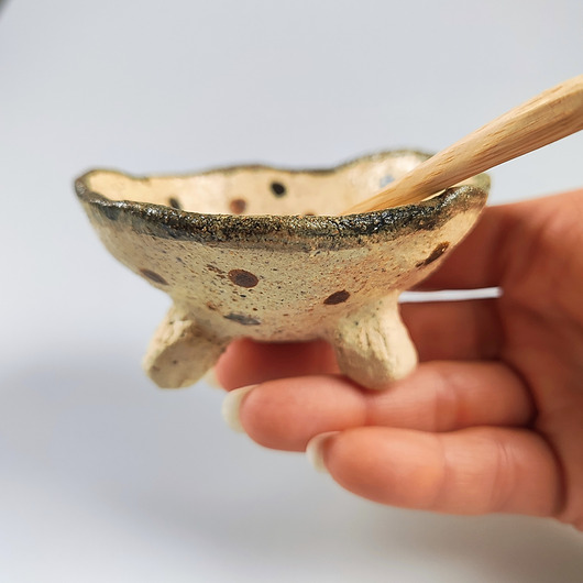miski i misy Ceramiczna miseczka  na 3 nóżkach