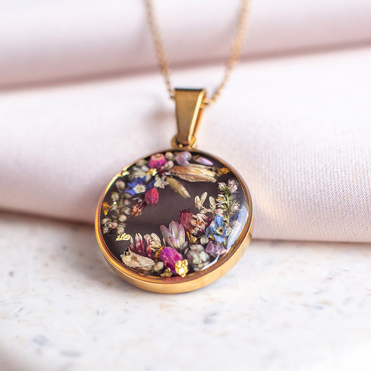 wisiory Wisiorek z kompozycją kwiatową