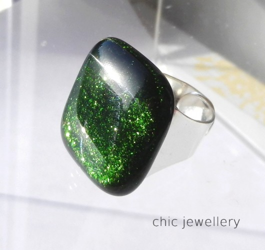 green shine funkyandchic