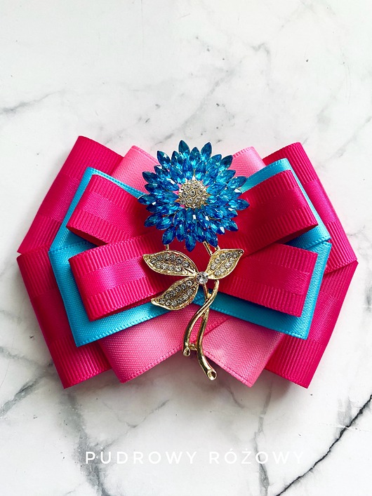 broszki Brosza z błękitnym  Kwiatem z kryształków   Nowość